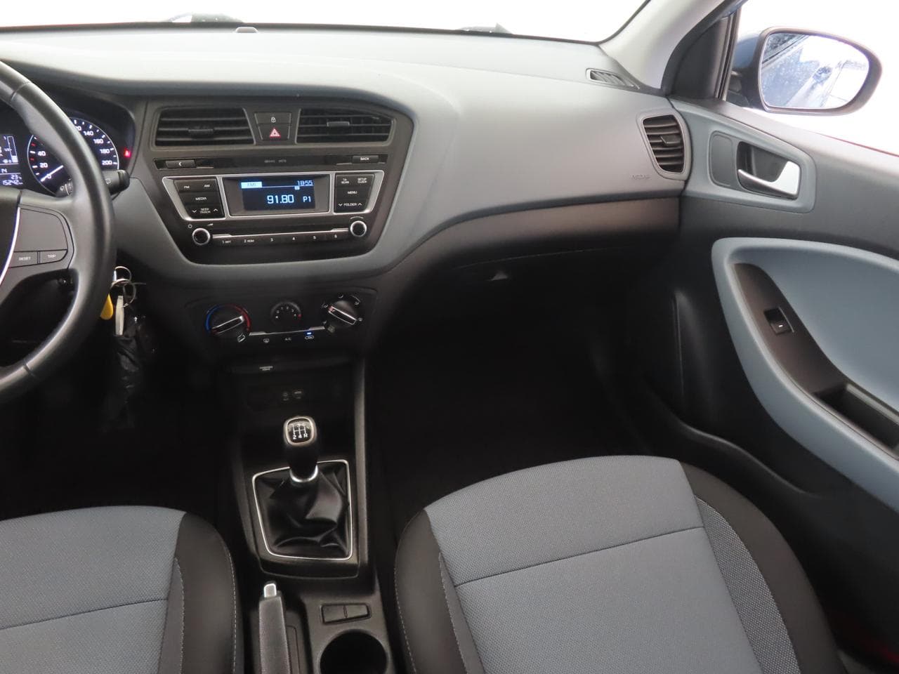 2017 Hyundai i20 - 11