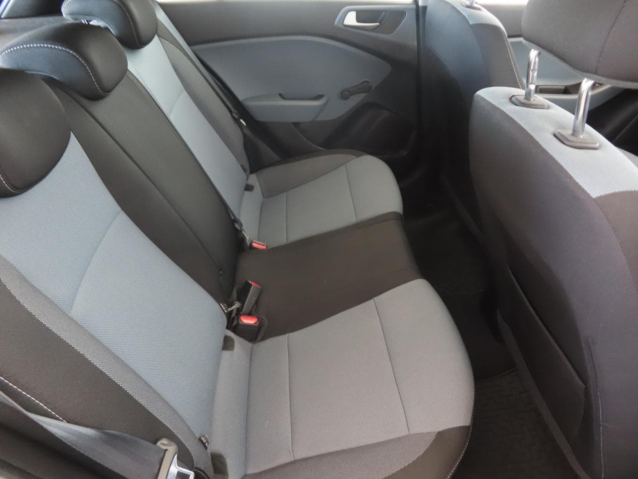 2017 Hyundai i20 - 13