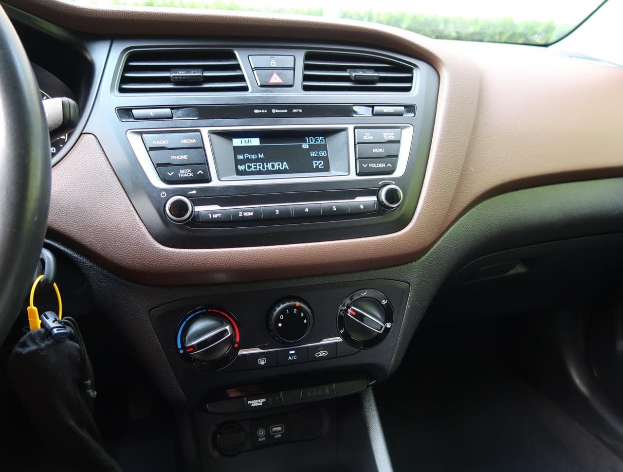 2016 Hyundai i20 - 18