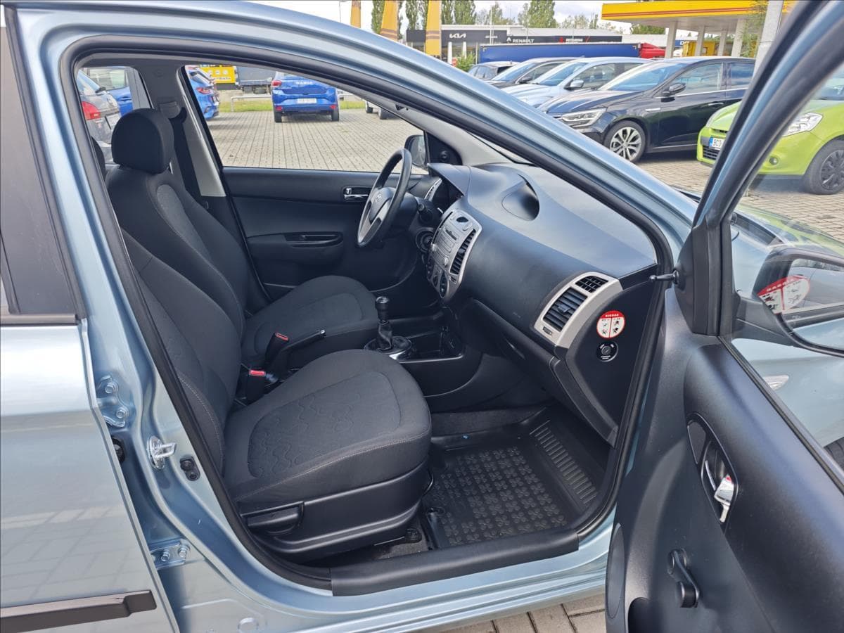 2010 Hyundai i20 - 14