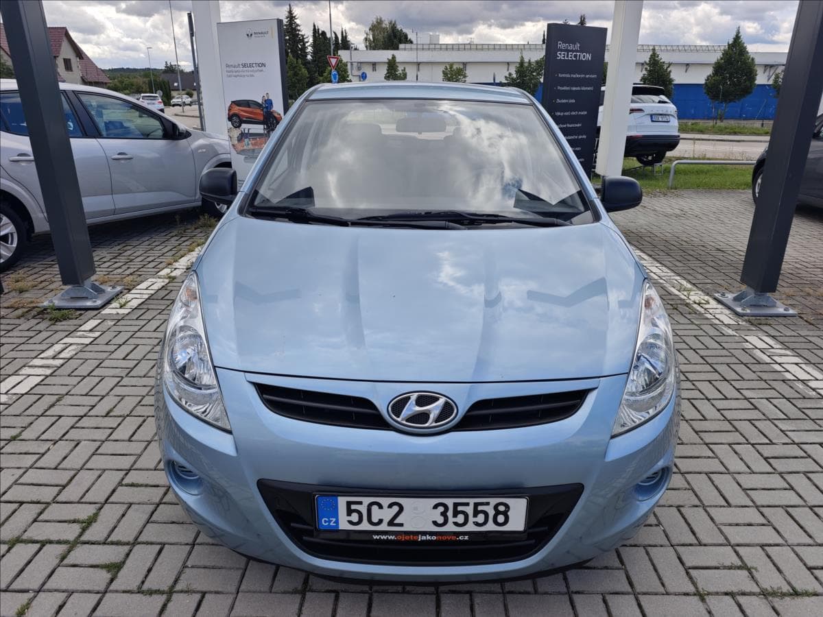 2010 Hyundai i20 - 9