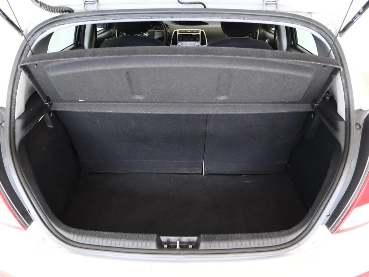 2012 Hyundai i20 - 16