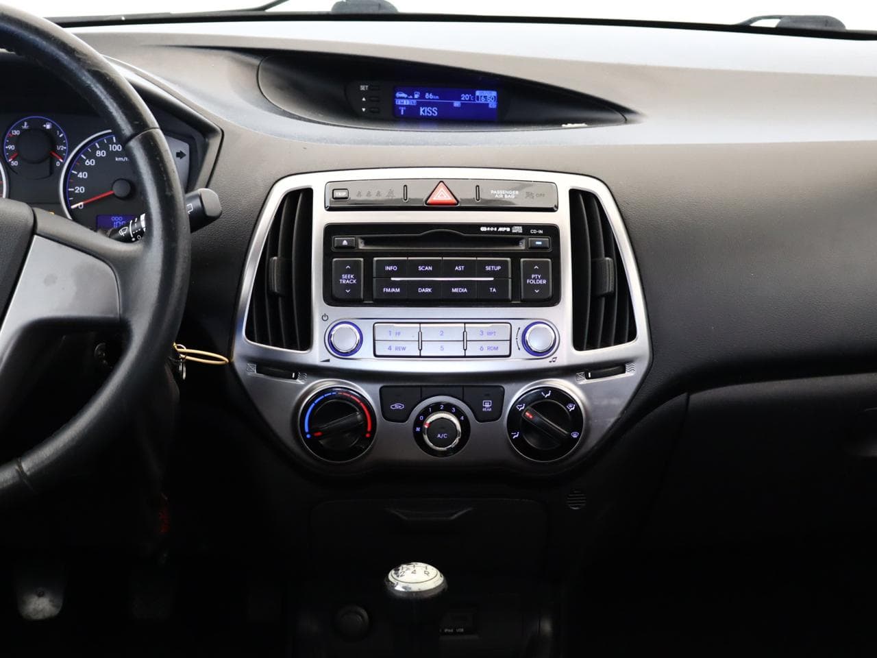 2012 Hyundai i20 - 15