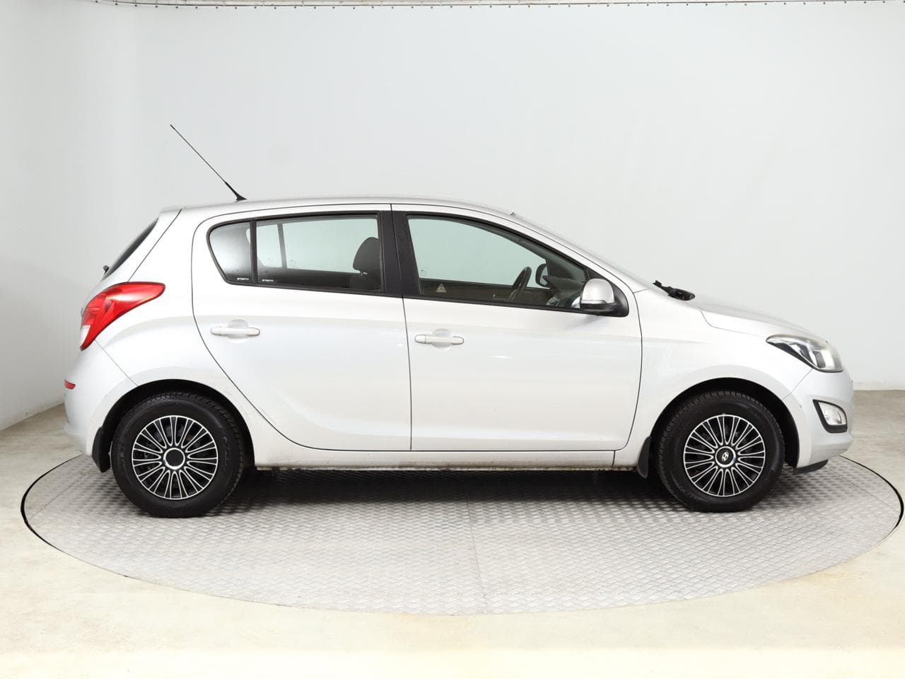 2012 Hyundai i20 - 8