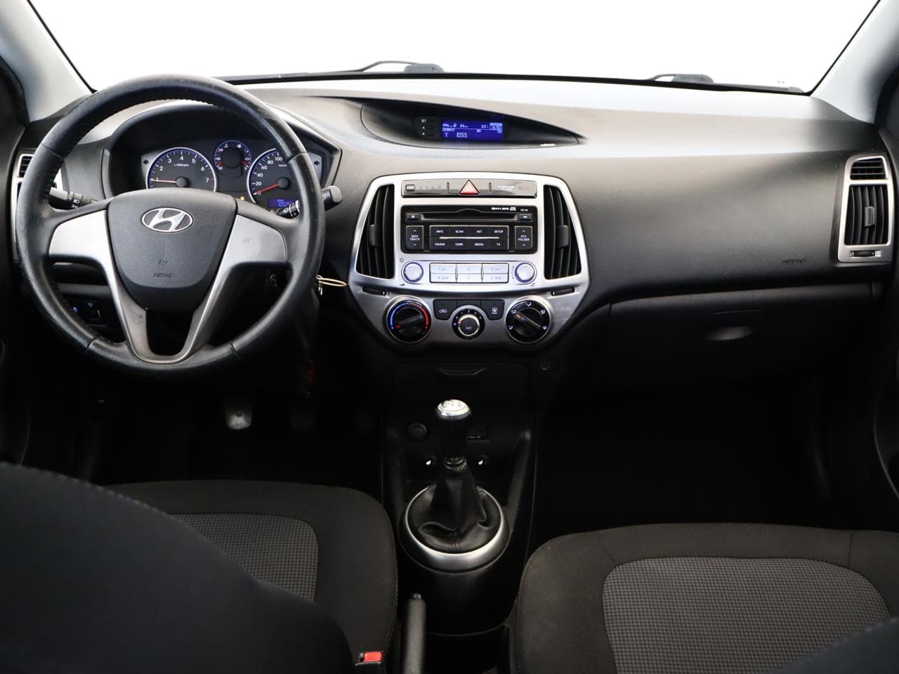2012 Hyundai i20 - 9
