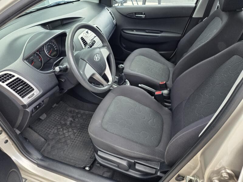 2011 Hyundai i20 - 7