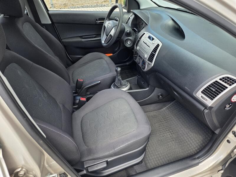 2011 Hyundai i20 - 8