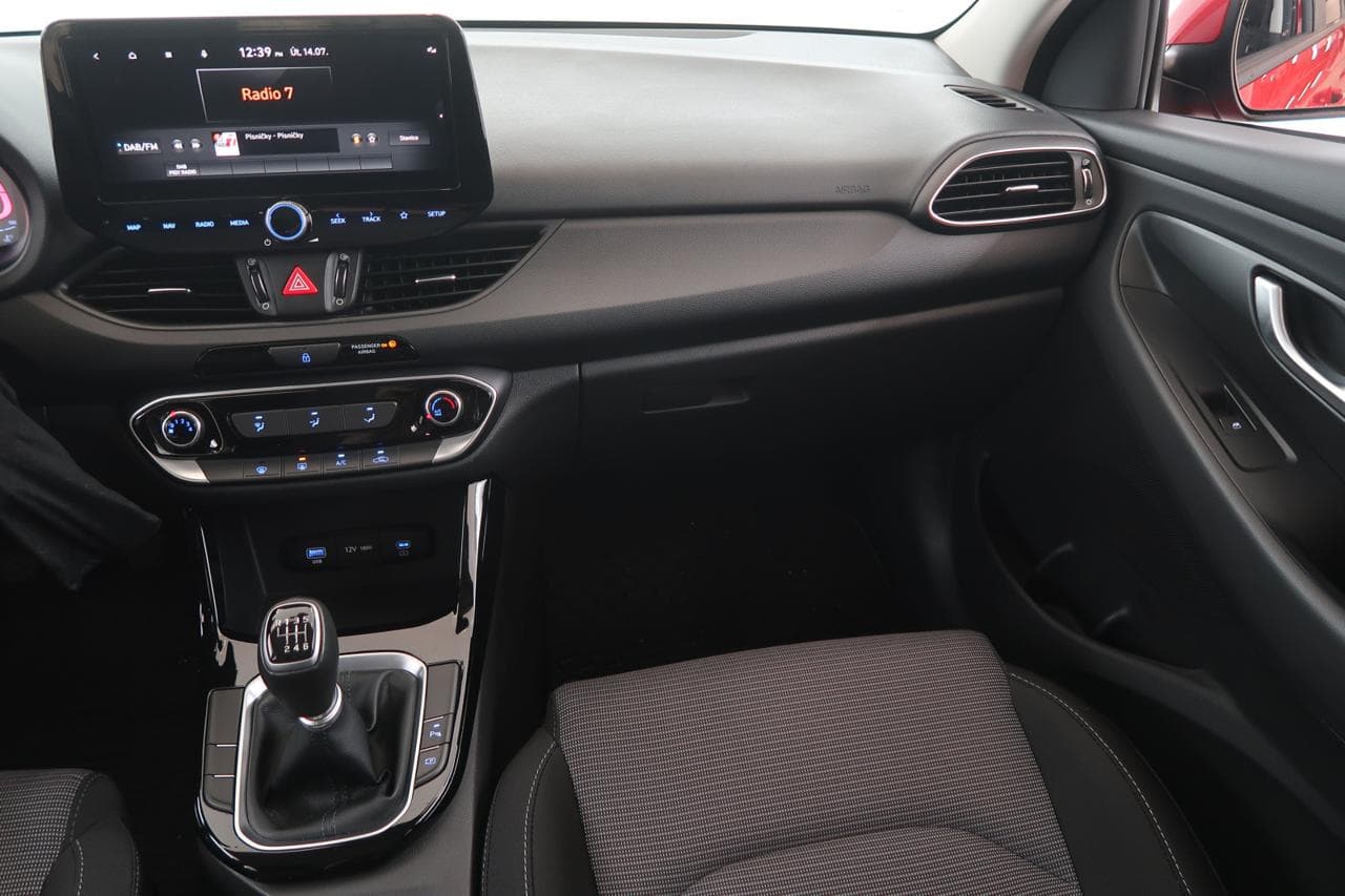 2025 Hyundai i30 - 11