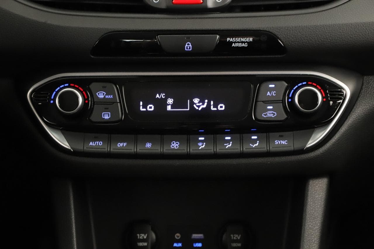 2020 Hyundai i30 - 18