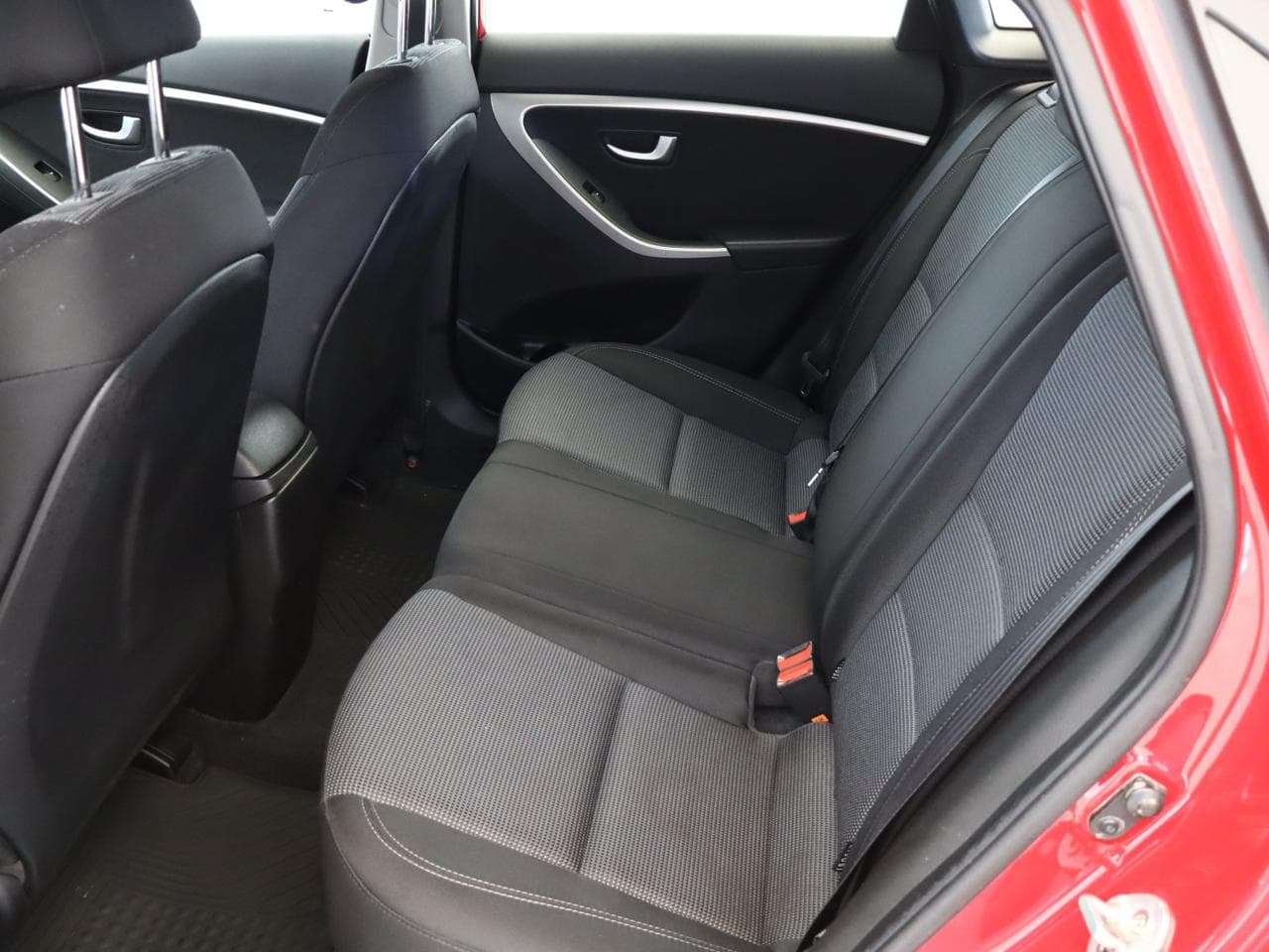 2013 Hyundai i30 - 13