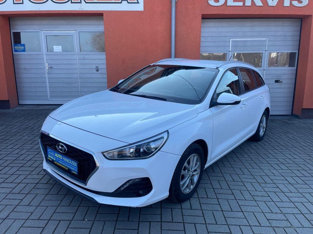 Hyundai i30 1.6 CRDi 85KW 2xkola kombi