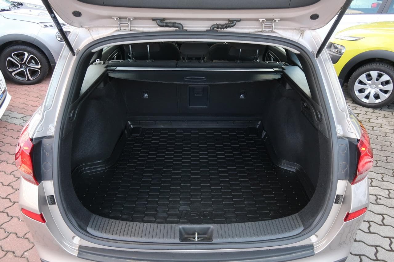 2019 Hyundai i30 - 19
