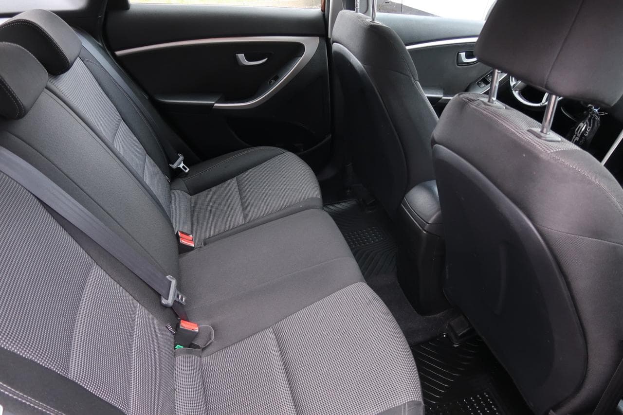 2013 Hyundai i30 - 13