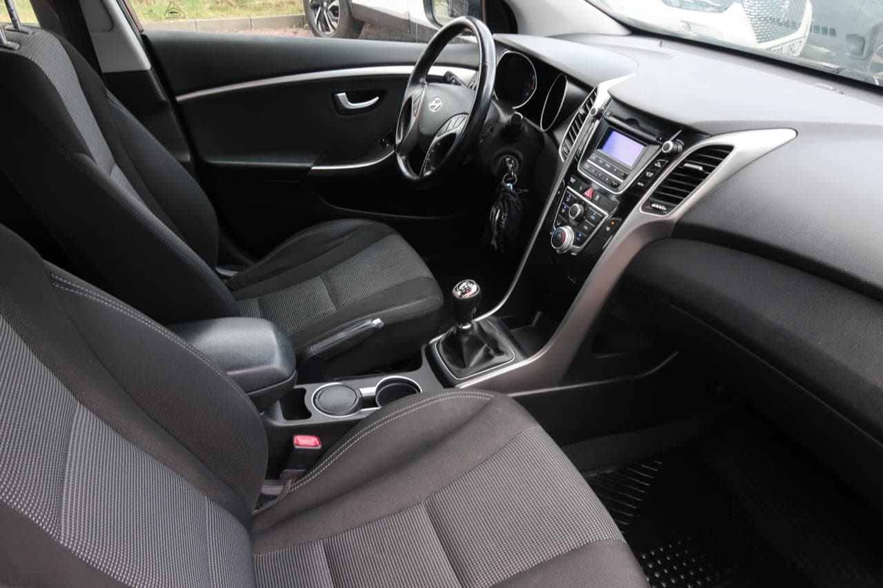 2013 Hyundai i30 - 12