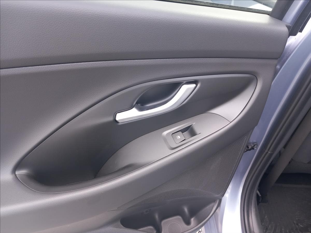 2025 Hyundai i30 - 18