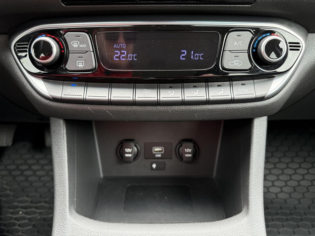2023 Hyundai i30 - 24