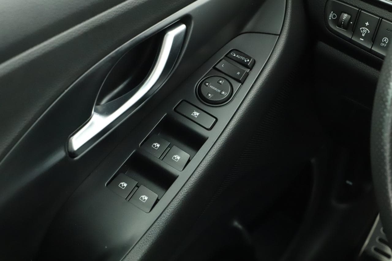 2022 Hyundai i30 - 19