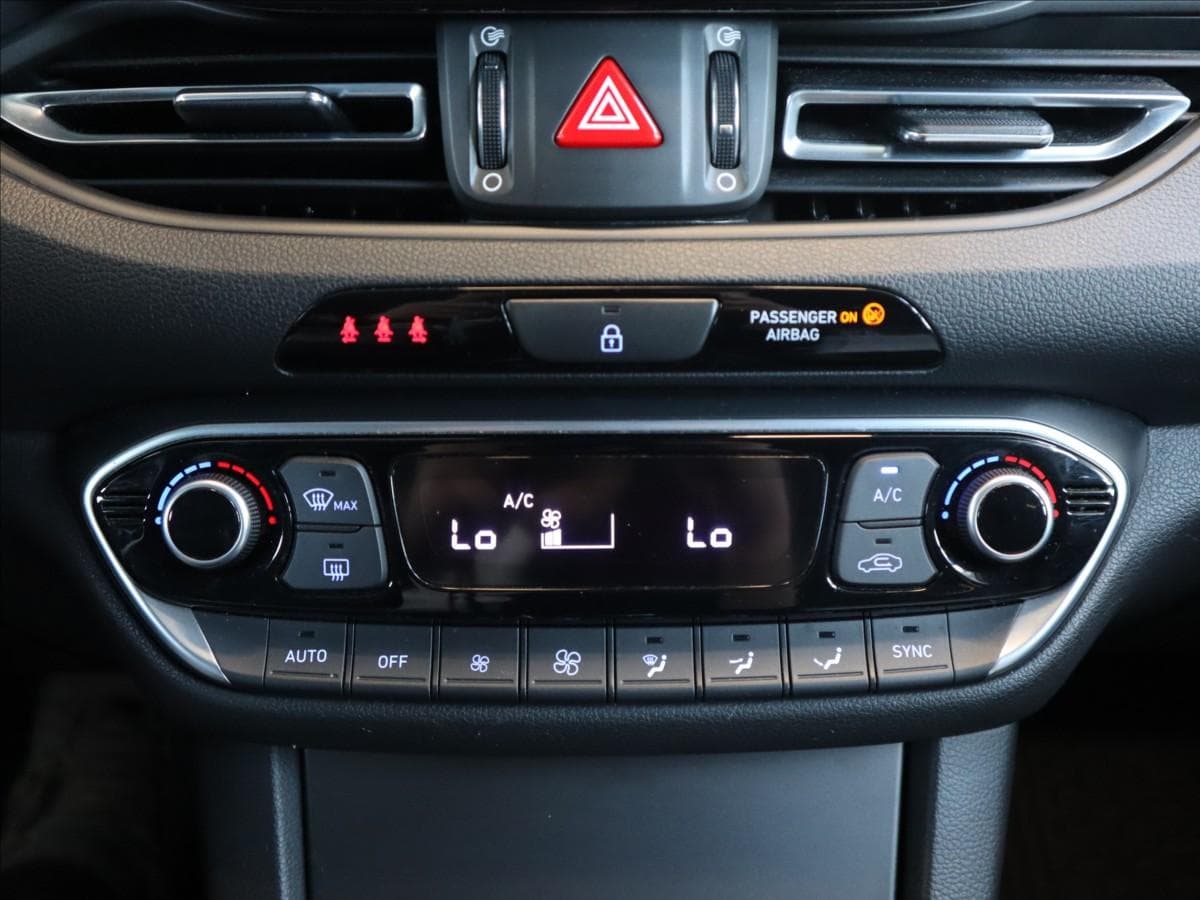 2022 Hyundai i30 - 17
