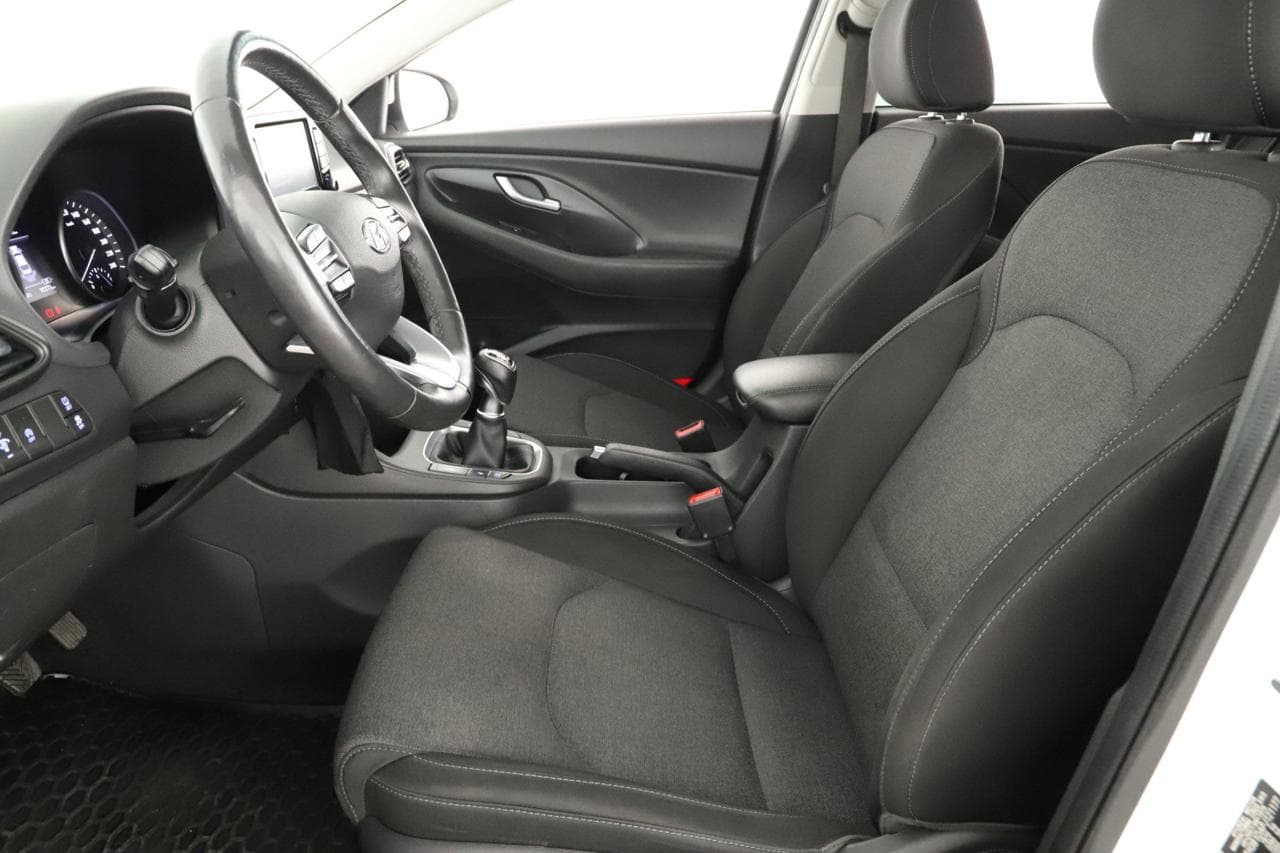 2022 Hyundai i30 - 23