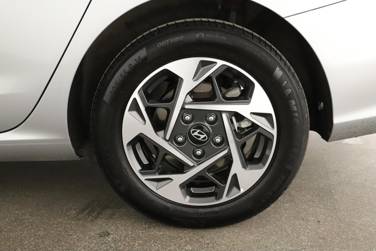 2025 Hyundai i30 - 19