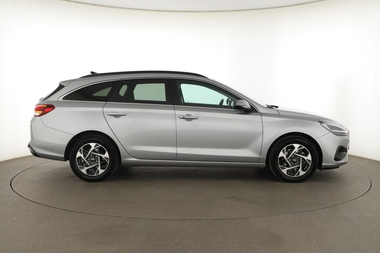 2025 Hyundai i30 - 8