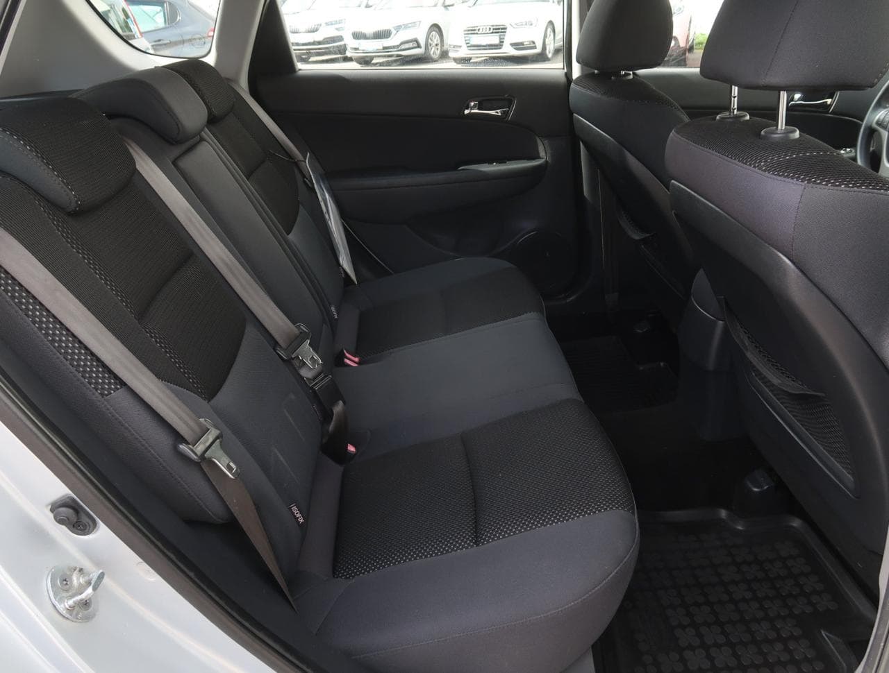 2010 Hyundai i30 - 23