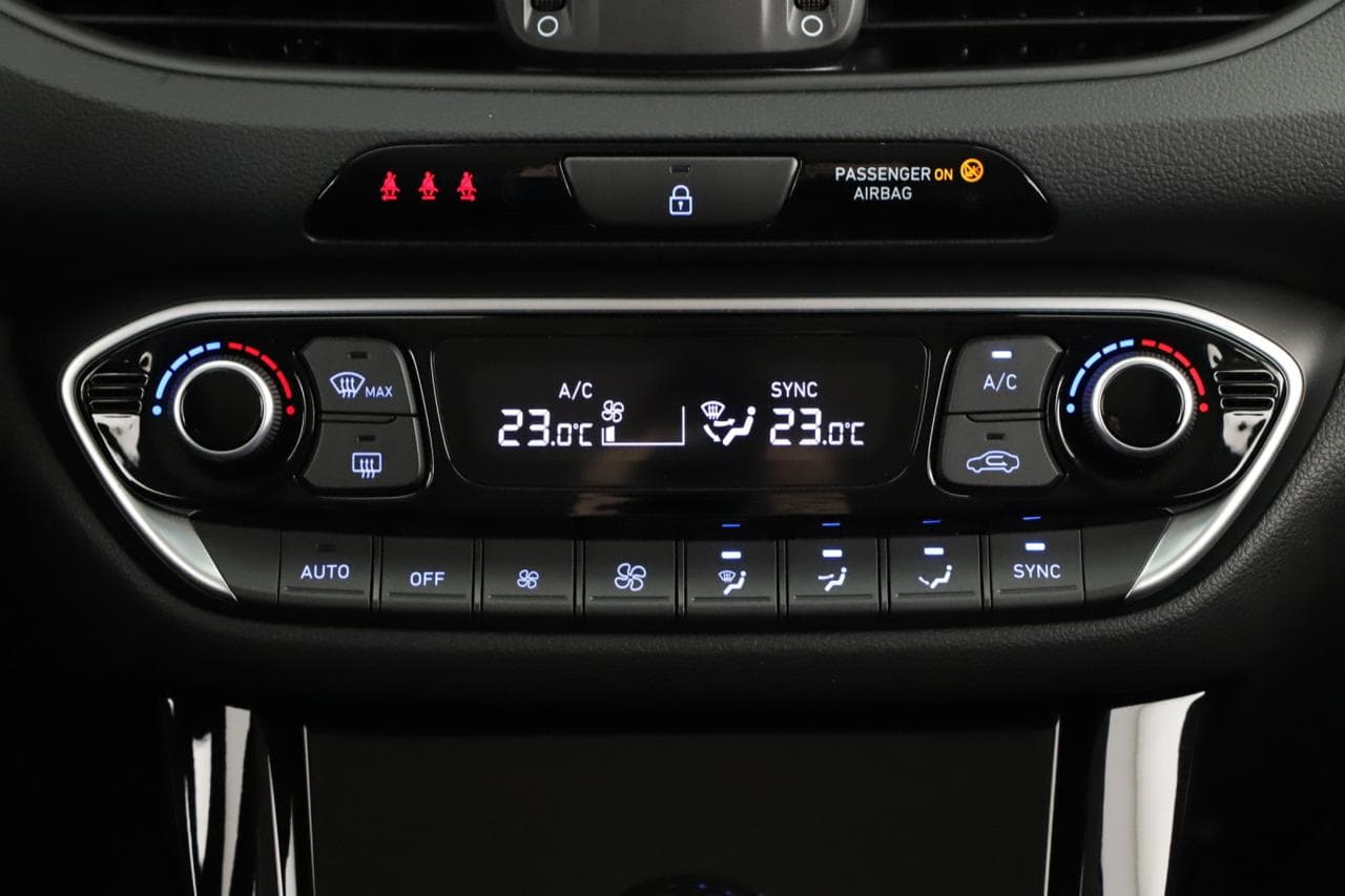 2025 Hyundai i30 - 33