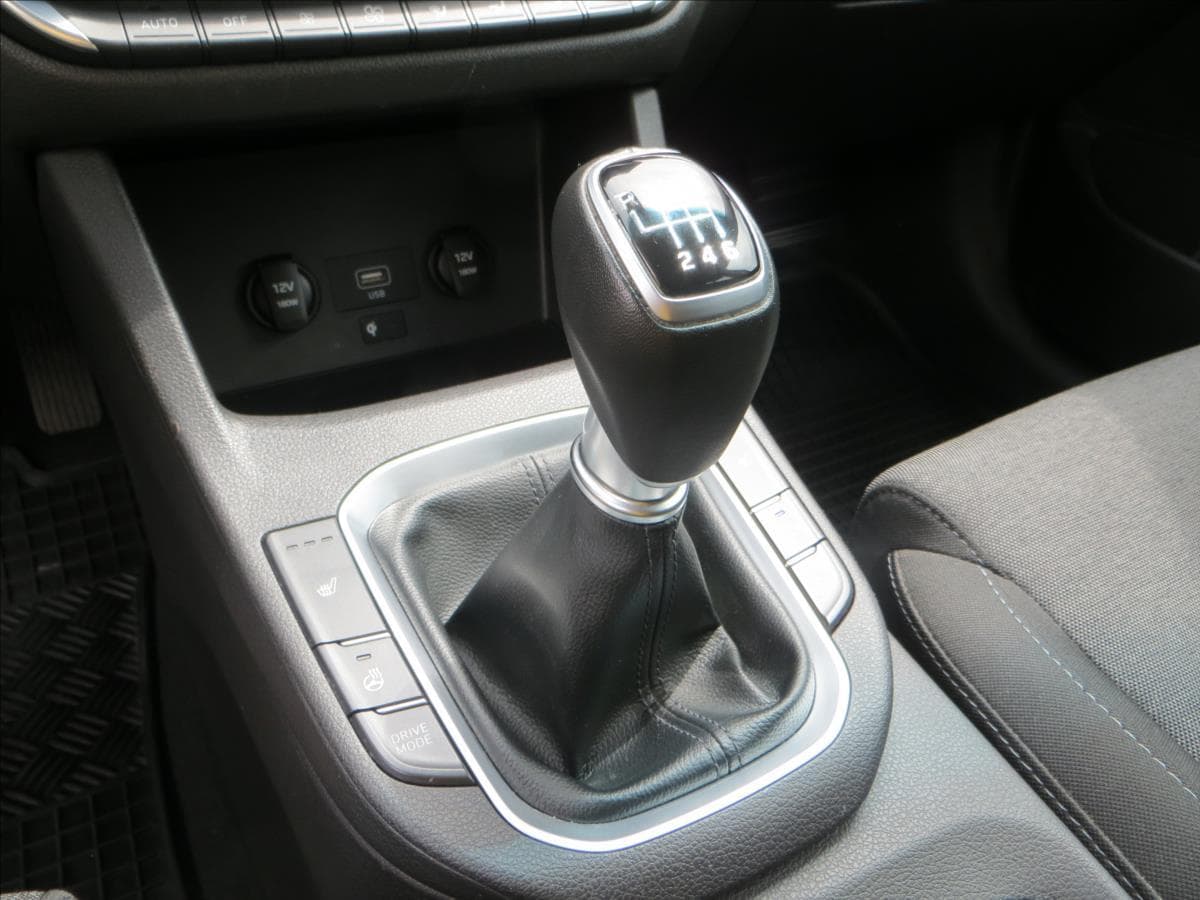 2022 Hyundai i30 - 23