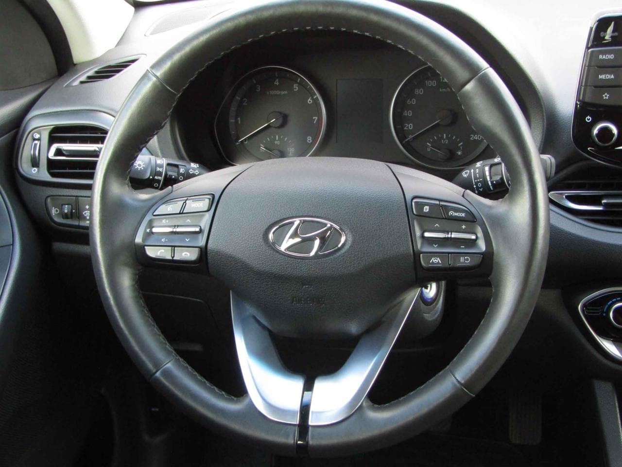 2023 Hyundai i30 - 25
