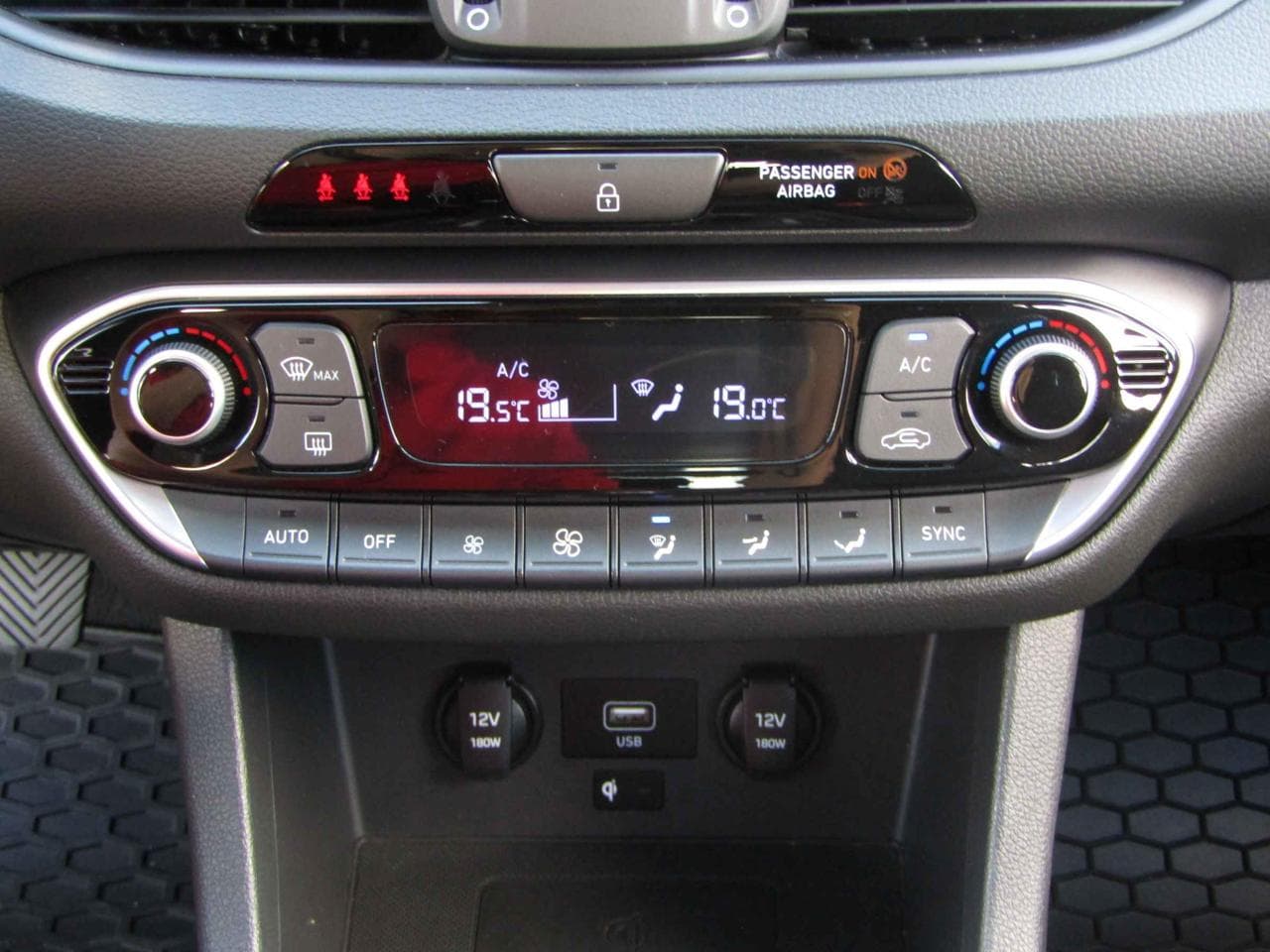 2023 Hyundai i30 - 29