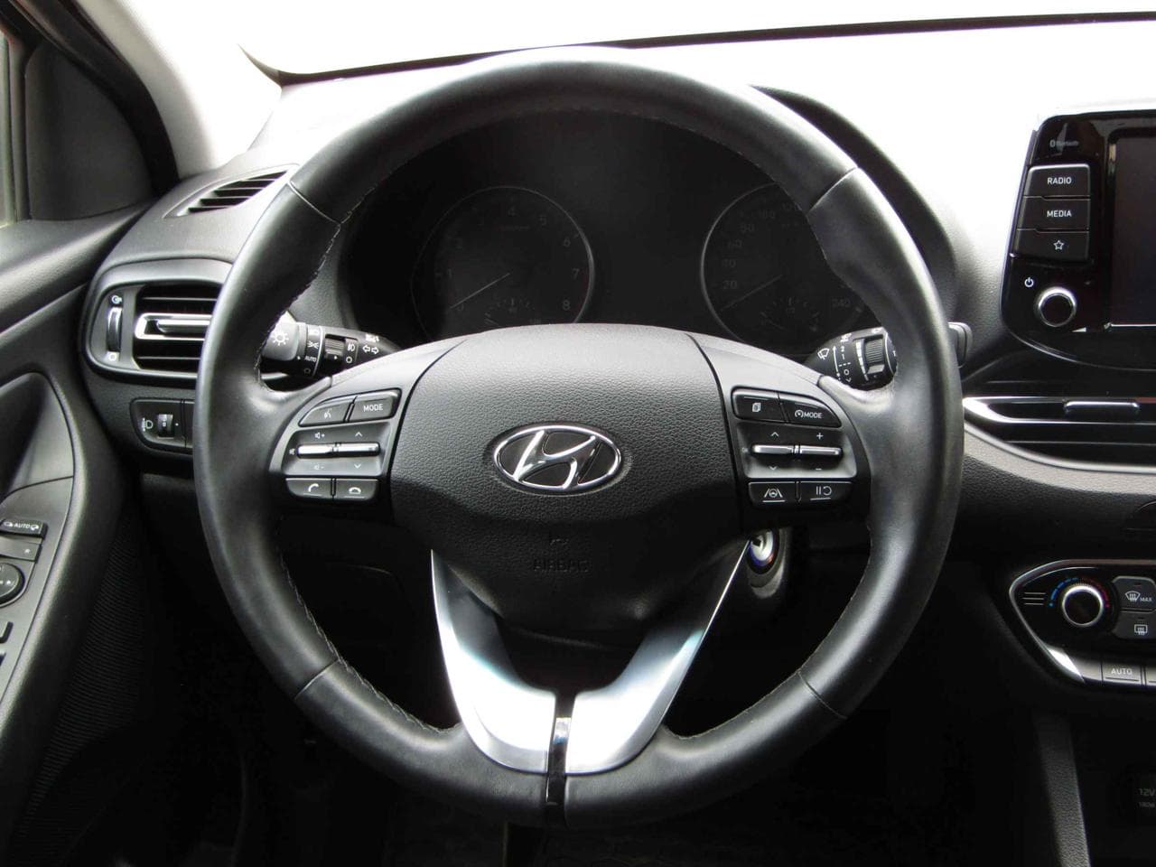 2023 Hyundai i30 - 24