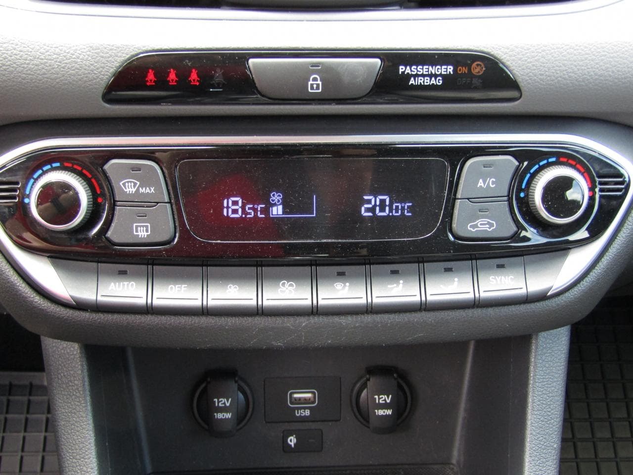 2021 Hyundai i30 - 24
