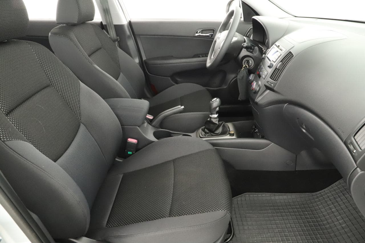 2012 Hyundai i30 - 11