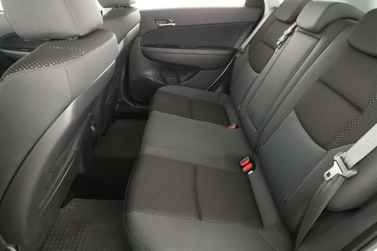 2012 Hyundai i30 - 12