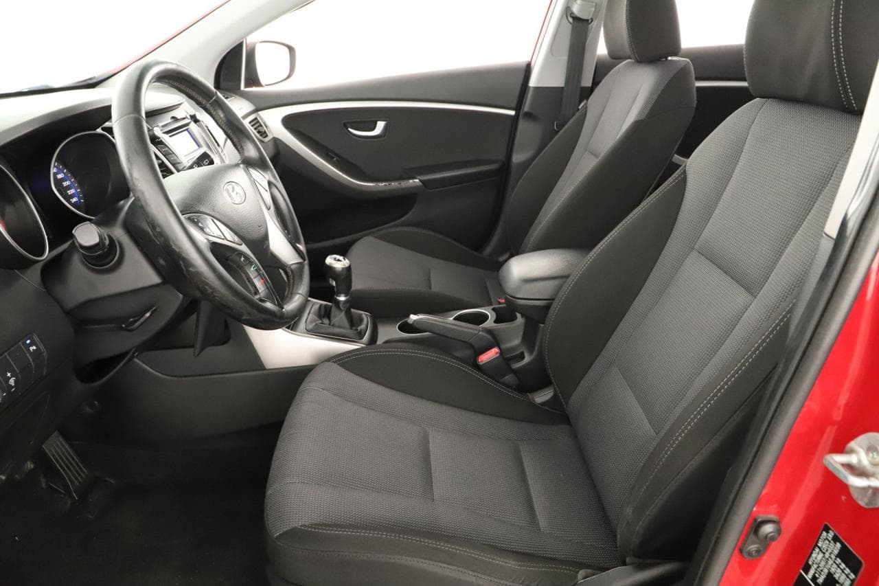 2013 Hyundai i30 - 13