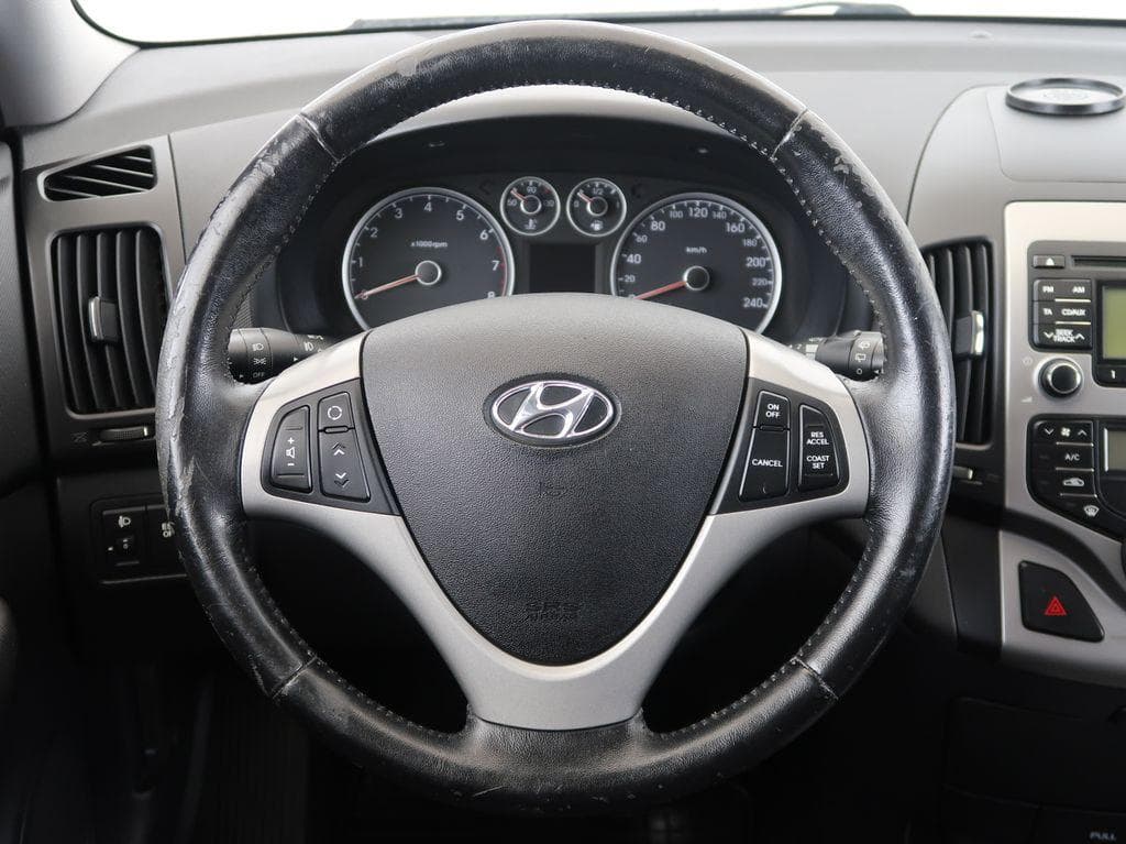 2011 Hyundai i30 - 17