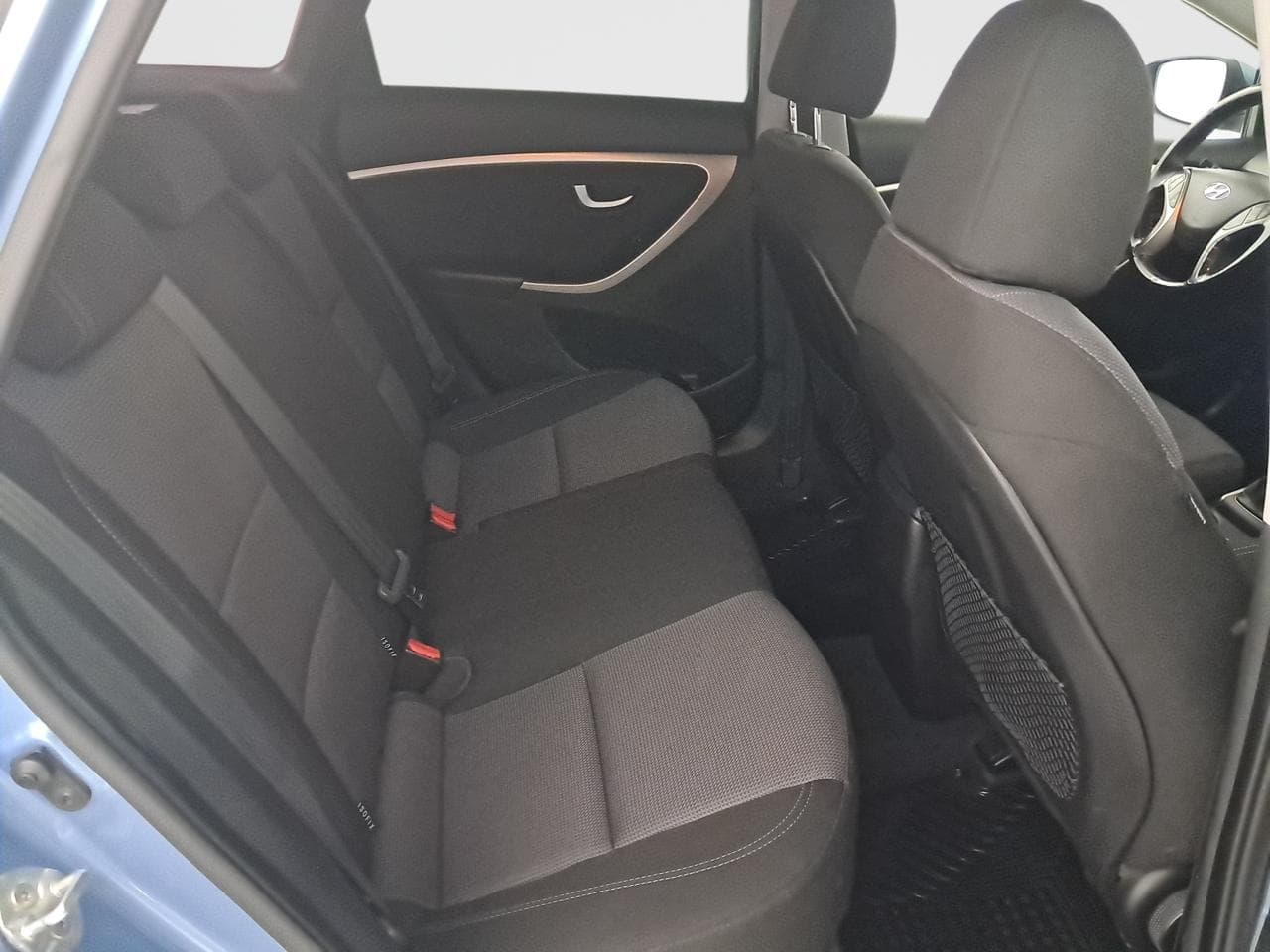 2013 Hyundai i30 - 13