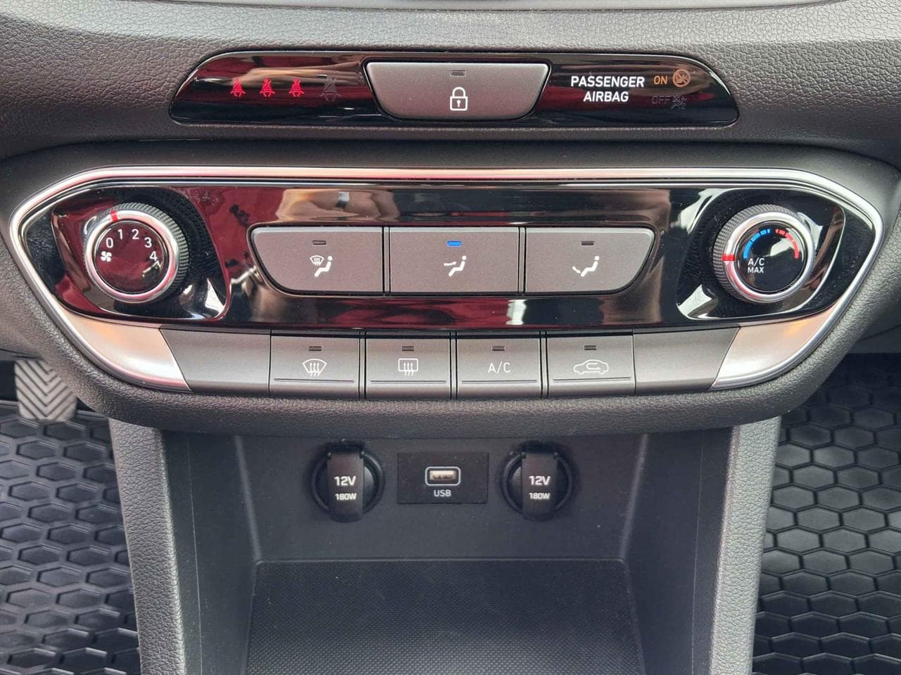 2020 Hyundai i30 - 25