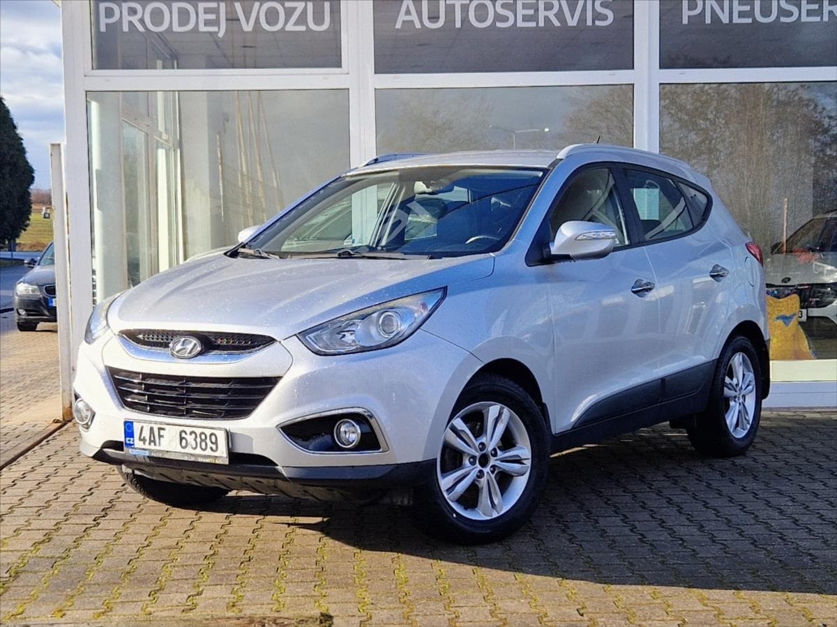Hyundai ix35 1,6 i pouze 82tkm, výhřev sed. SUV