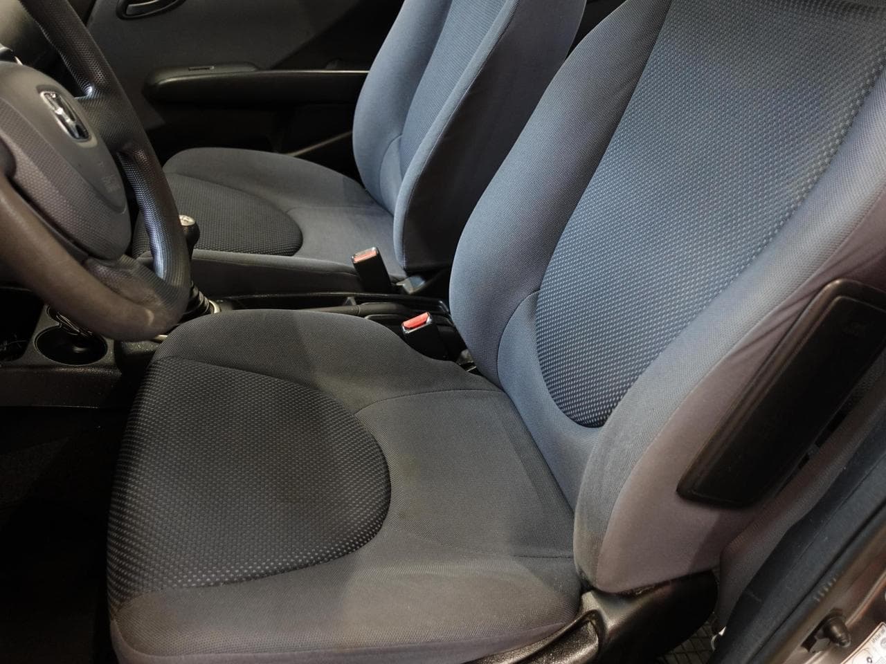 2005 Honda JAZZ - 13