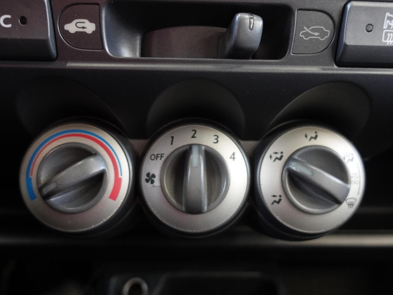 2005 Honda JAZZ - 23