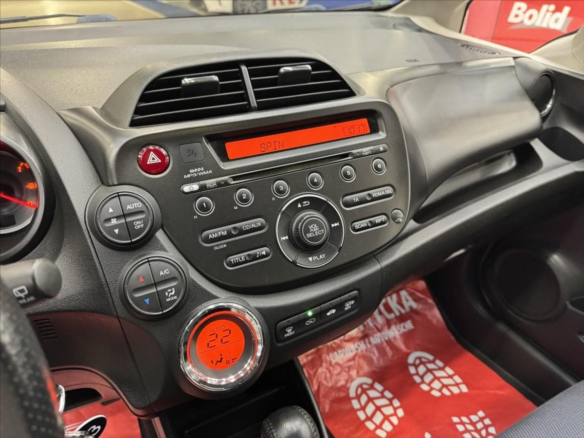2013 Honda JAZZ - 17