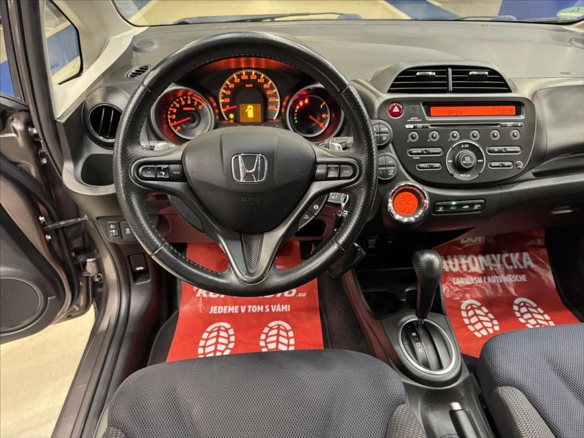 2013 Honda JAZZ - 15
