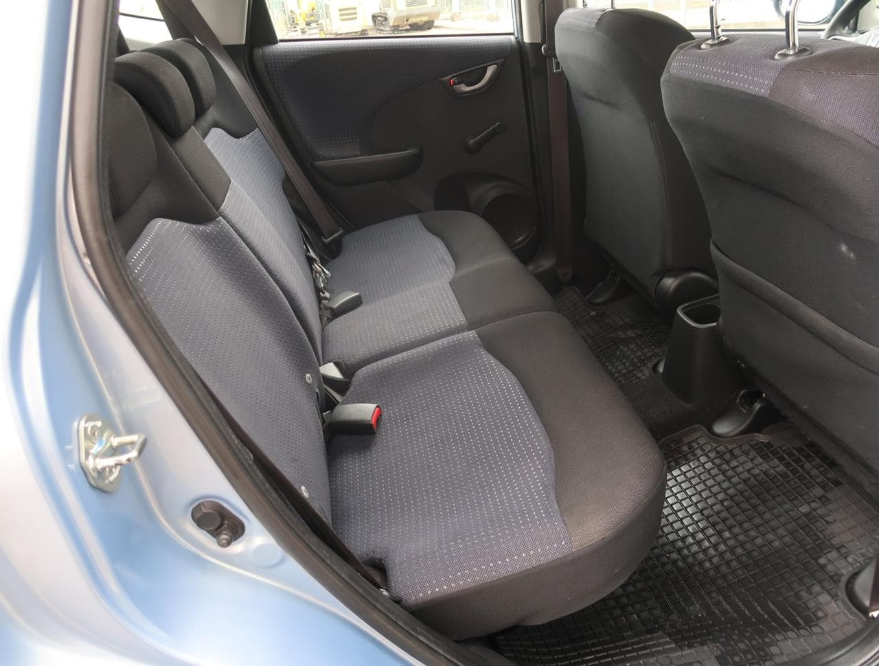 2010 Honda JAZZ - 13