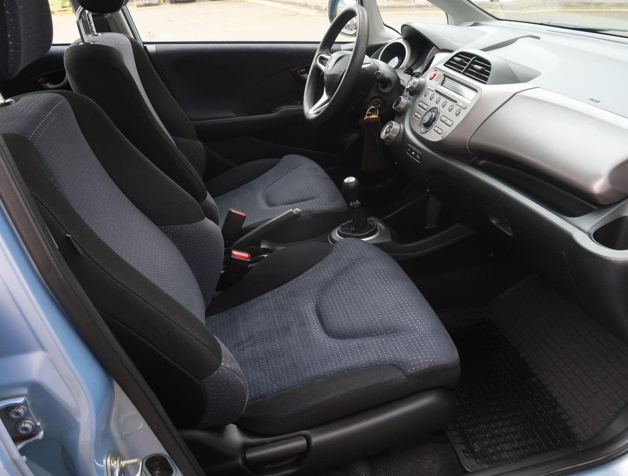 2010 Honda JAZZ - 12