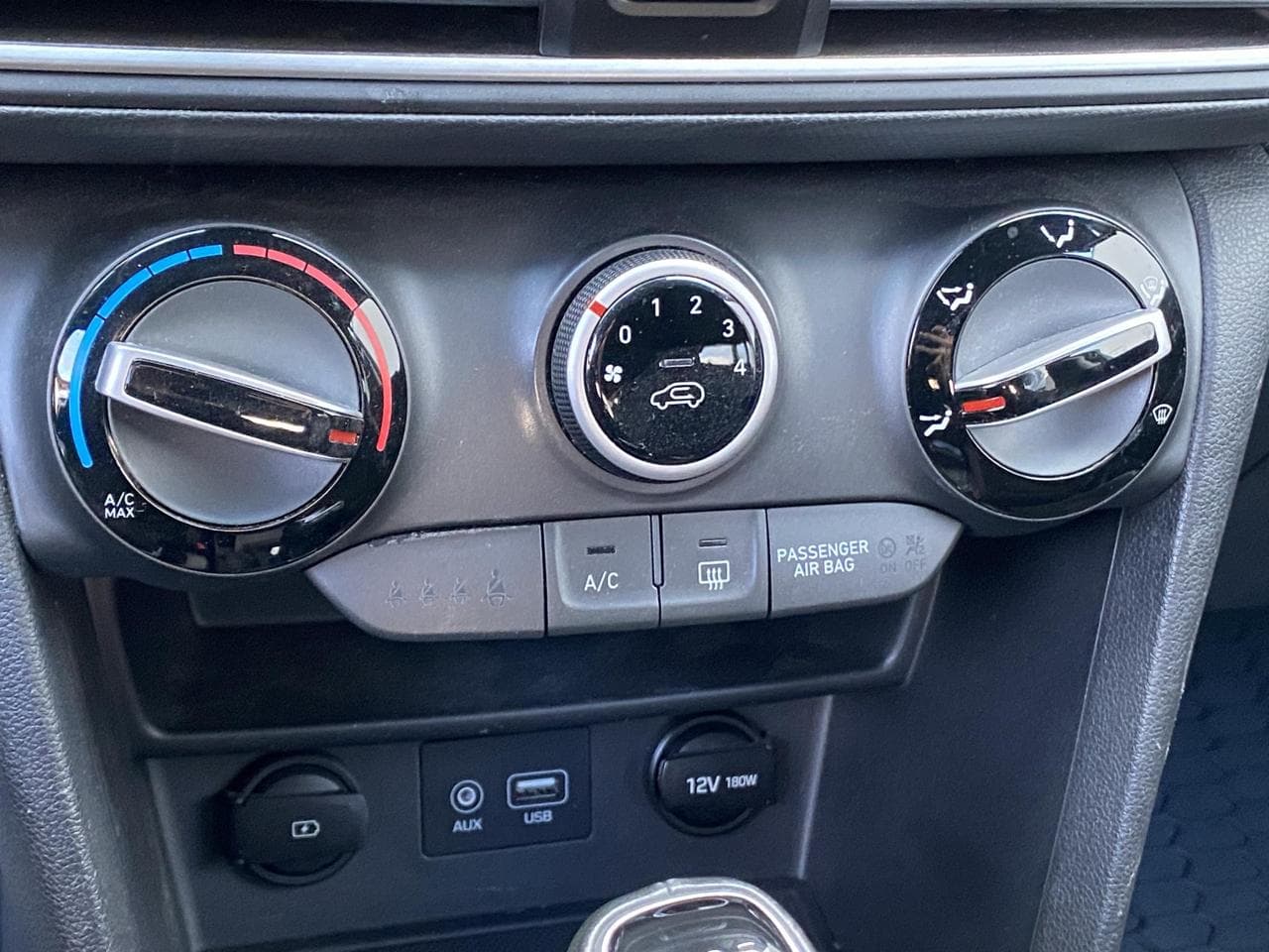 2018 Hyundai KONA - 16