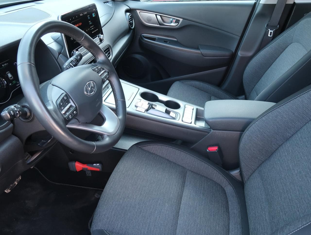 2020 Hyundai Kona - 16