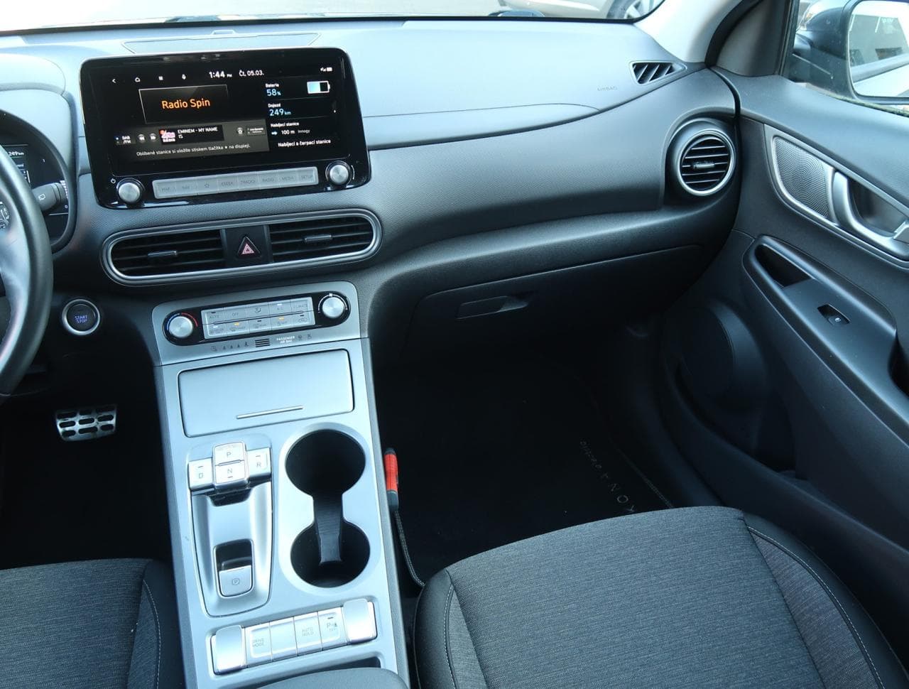 2020 Hyundai Kona - 11