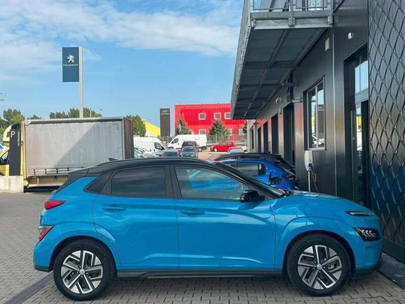 2023 Hyundai Kona - 8