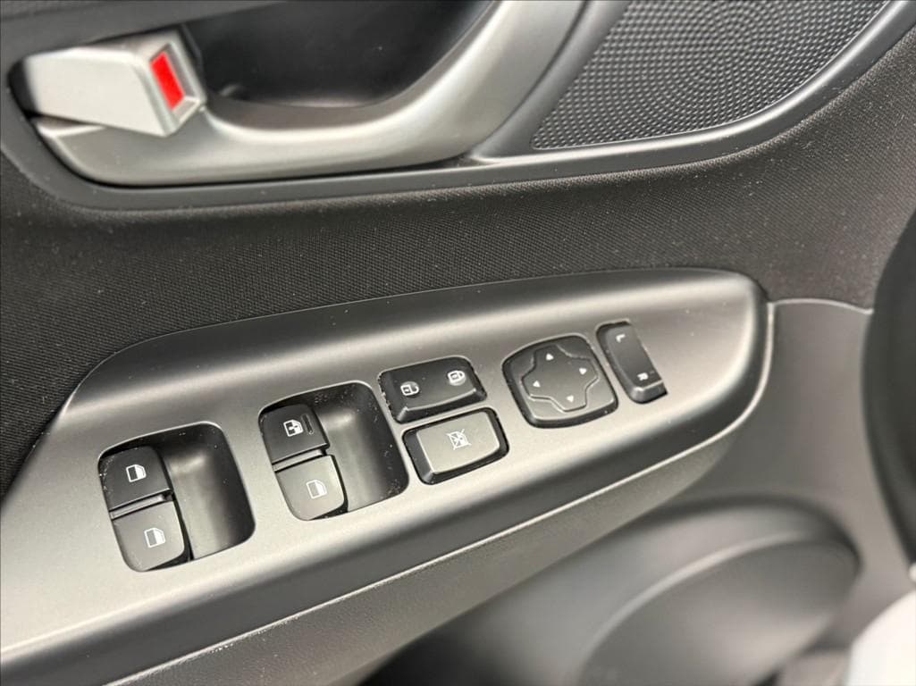 2018 Hyundai KONA - 12